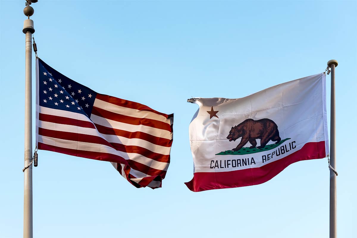 An image of the US and California State Flags representing changes to the California Privacy Right Act (CPRA) of 2020 for an entitled article featured on data-privacy.io